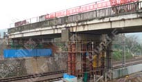 跨橋同步頂升抬高現場圖1