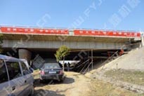 橋梁同步頂升更換橡膠支座現場圖1